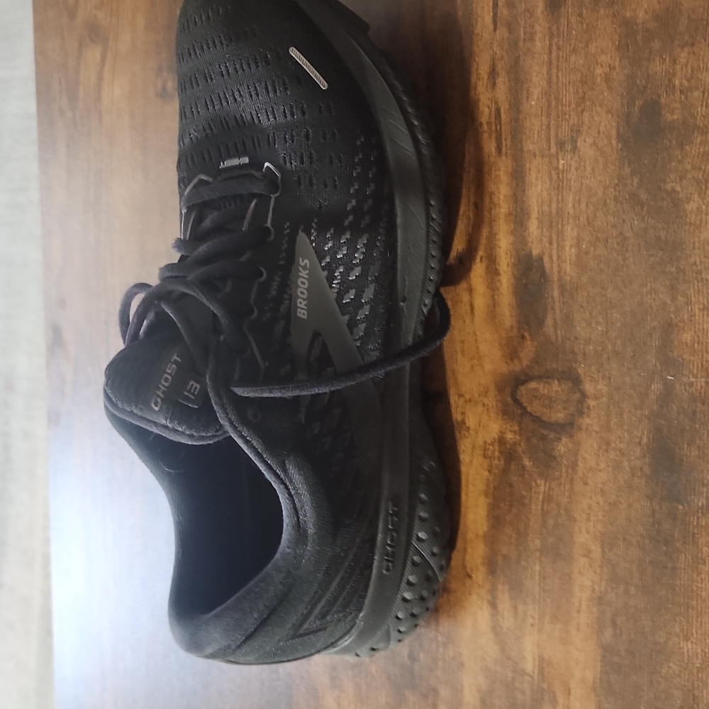 Brooks - Picture 2 of 6